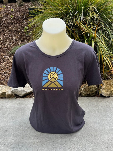 Maunga Womans T-shirt